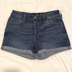 Hollister High-Rise Denim Shorts. Size 7.